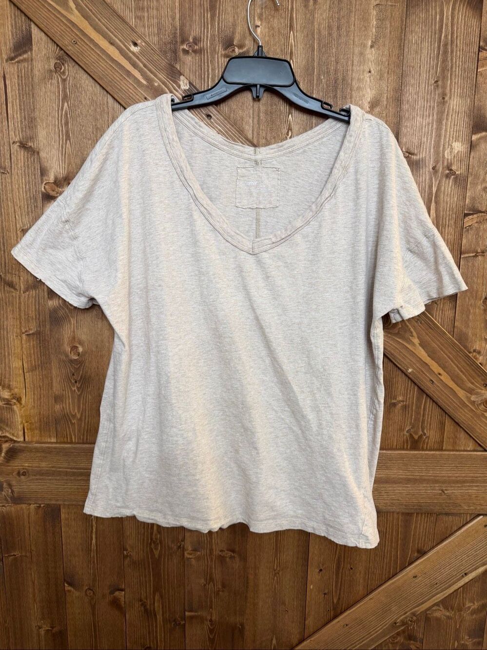 Aerie Women’s M Oatmeal V Neck T Shirt Distressed Raw Edge Oversized Slouchy(932